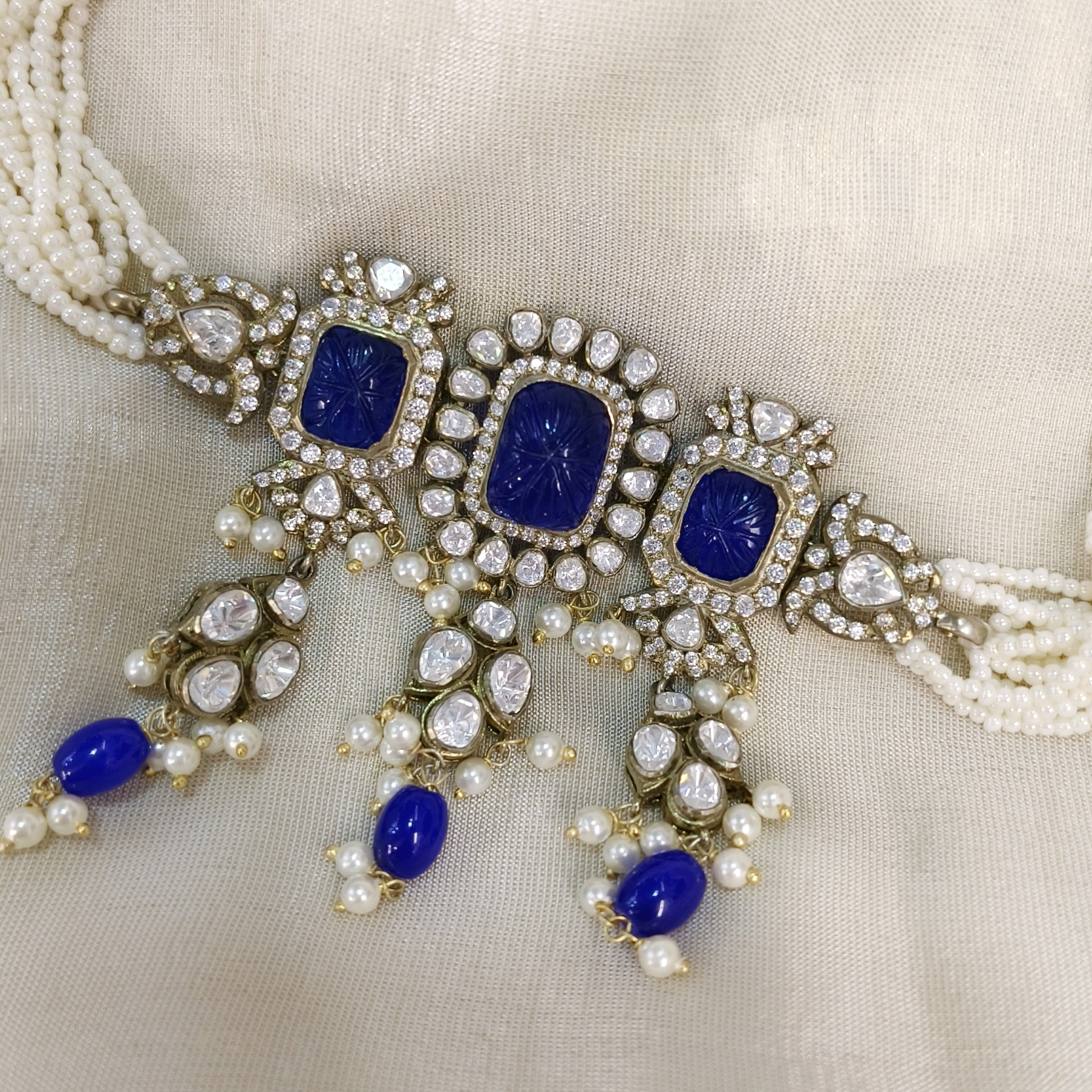 Nayaab Moissanite Choker With Blue Stones